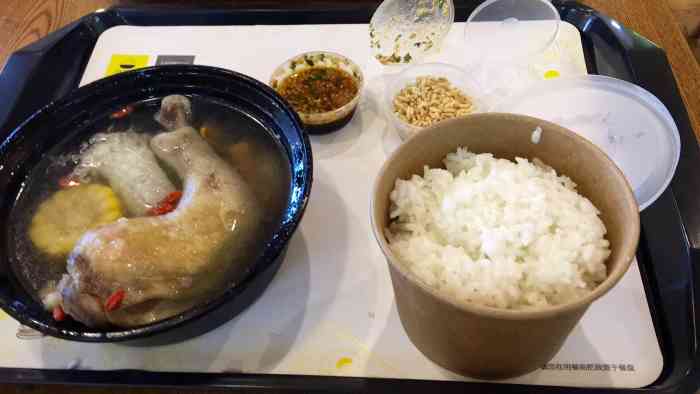 这家外卖蛮不错的,鸡汤口味鲜美,家人很喜欢,一直会点餐