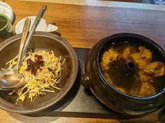 -云海肴·汽锅鸡·云南菜(天山百盛优客店)