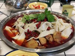 -晓彭肥肠鸡·泡椒鸡火锅(水木天地店)