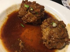 鸭蛋黄狮子头-梅飞酒家(桑园路店)
