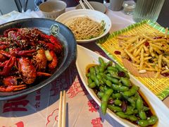 -肥肥虾庄·金牌油焖大虾(汉街SKP店)