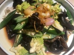 油梨果蔬沙拉-京华烟云·北京烤鸭(领展购物广场·中关村店)