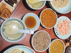 -裕兴记•蟹黄面馆(人民广场店)