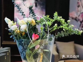 特别是上班人群，戴口罩时间七八个小时