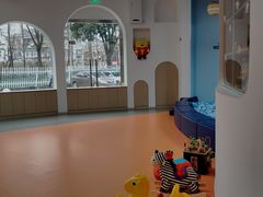 -小门牙好性格托育(北外滩中心)