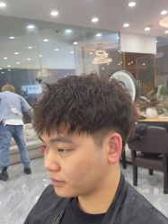 -藤野造型烫染·漂发
