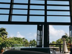 -亚龙湾喜来登·美景台大堂吧
