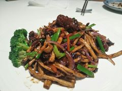 茶树菇肥牛粒-八府香鸭·啫啫煲(华山路店)