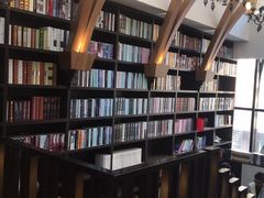 -钟书阁(松江泰晤士小镇店)