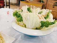 -霄汉牛三鲜湖北砂锅菜(万松园2店)