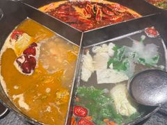 -三出山火锅(南京万象天地店)