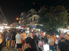 -周日夜市