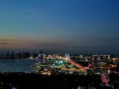 -黄金海景大酒店-旋转餐厅