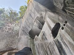 -伍山石窟
