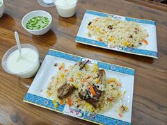 两块羊排抓饭-民杨抓饭(柏香苑店)