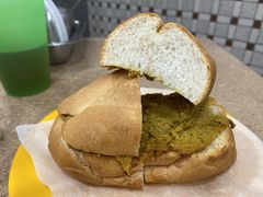 咖喱吞拿鱼包-喜莲咖啡