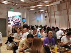 等位区-小满手工粉(上海月星环球港店)