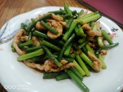蒜苔肉丝-红实家常菜(静安里店)