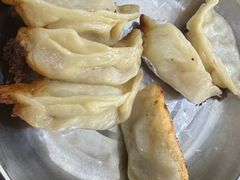 -黄阿姨锅贴大王(万航渡路店)