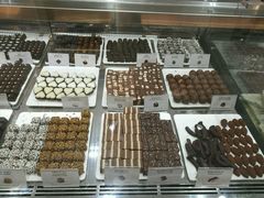 -VENCHI 闻绮(上海佛罗伦萨小镇店)