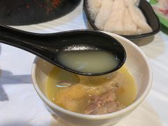 -鲜入围煮花胶鸡海鲜火锅