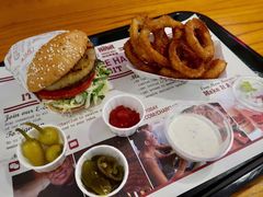 -The Habit Burger Grill 哈比特汉堡(复兴soho店)