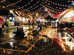 -席娜卡琳火车铁道夜市