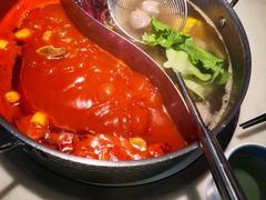 日光番茄牛骨鸳鸯锅底-左庭右院鲜牛肉火锅(浦江欢乐颂店)