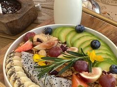 牛油果堅果優格盤-Mark&Mars Restaurant