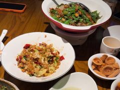 -爱碗亭·鲜炒湖南菜(壹城中心店)
