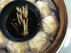 蟹黄汤包-食惠里小笼包面馆(越秀店)