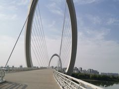 -南京眼步行桥