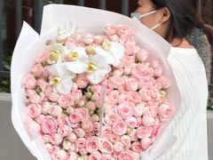 -何兮花店·气球派对鲜花店(马桥银春路万科城店)