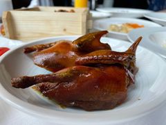 玻璃皮烤乳鸽-富力丽思卡尔顿酒店·丽轩中餐厅