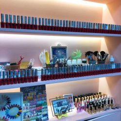 -斐尔国际皮肤管理中心