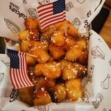 非常适合大众的口味，拉面锅炸鸡块摇摇乐饭团菜品多样