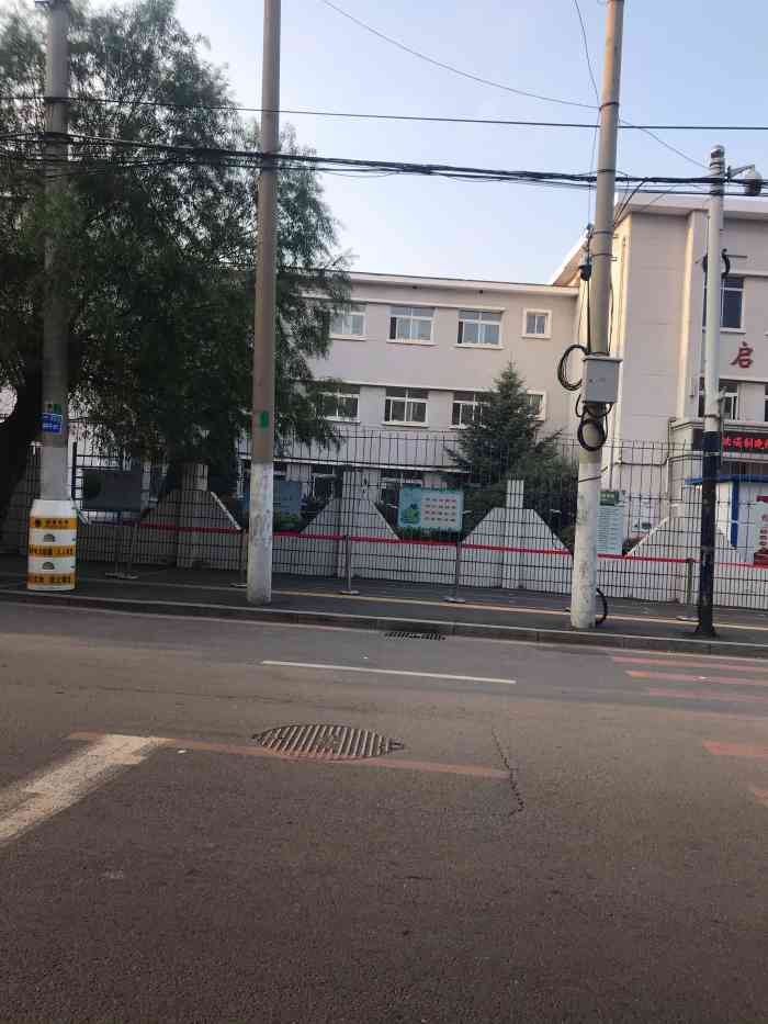 启工三校-a楼"铁西区启工三校始建于一九六三年 校园.