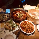 上海的胡桃里更都市化一点,镇江的这个没什么感觉是真的