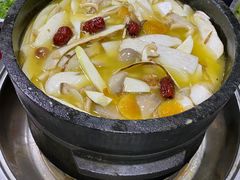 -南渝食府.墨脱石锅松茸鸡