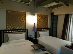 -喜鹊愉家酒店(郑州曼哈顿博览中心地铁站店)