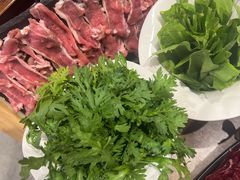 -醉董牛川派鲜肉自选火锅(烟台店)