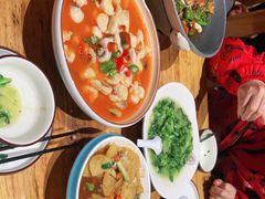 -老滇山寨•云南特色菜•地方菜•民族风情歌舞表演(金碧店)