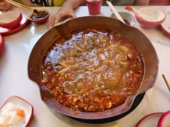 -毛辣果·贵州红酸汤牛肉火锅(西单店)
