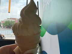 -麦当劳(展览路店)