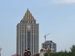 -霍尔果斯国门景区