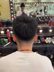 -东方先生国潮男士理发馆