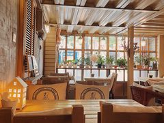 靠窗位-Cafe Alice咖啡爱丽丝(奥城店)