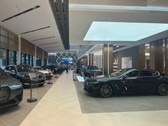 -上海宝信宝马4S店