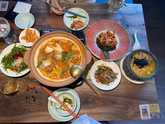 -菌自由丨野生菌火锅特色庭院餐厅(丽江古城店)