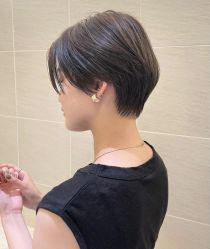 -十六番发型师事务所